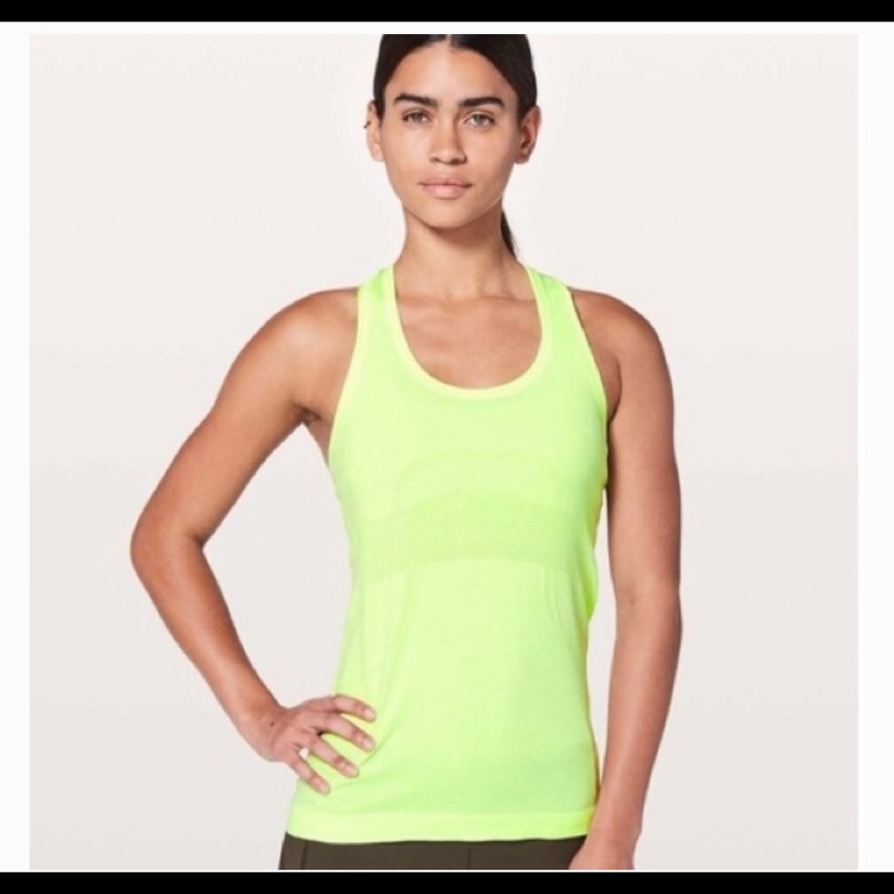 neon green color is better shown in 1st picture